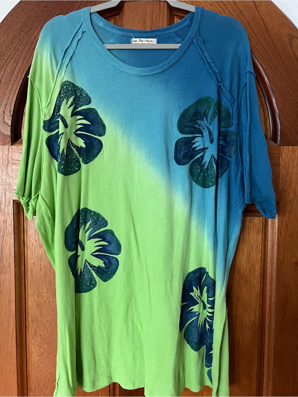 Free People We The Free Blue-Green Ombre Hibiscus Tee Size XS RT $98